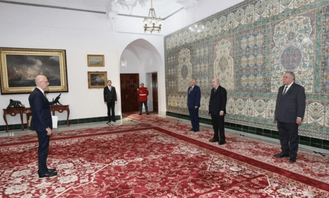 M. Abdelmadjid Tebboune reçoit les lettres de créances de trois nouveaux ambassadeurs
