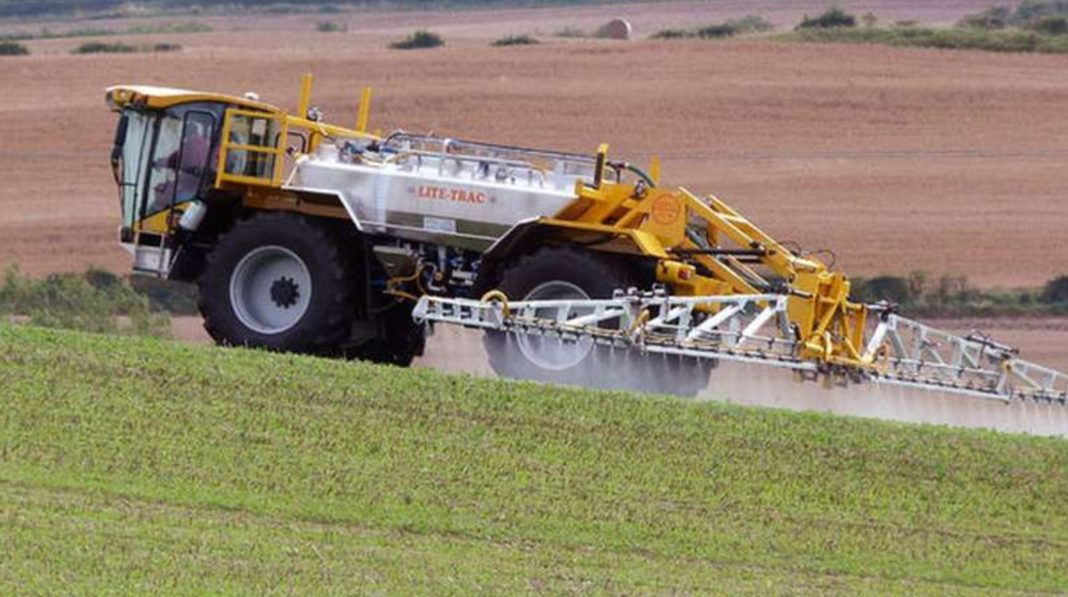 Les pesticides en France : « moyen de production » pour les agriculteurs, « poison » pour l'écosystème