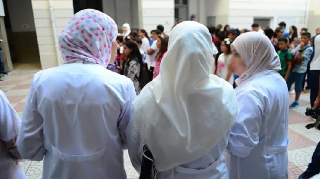 Des enseignantes contractuelles licenciées après leurs congés de maternité