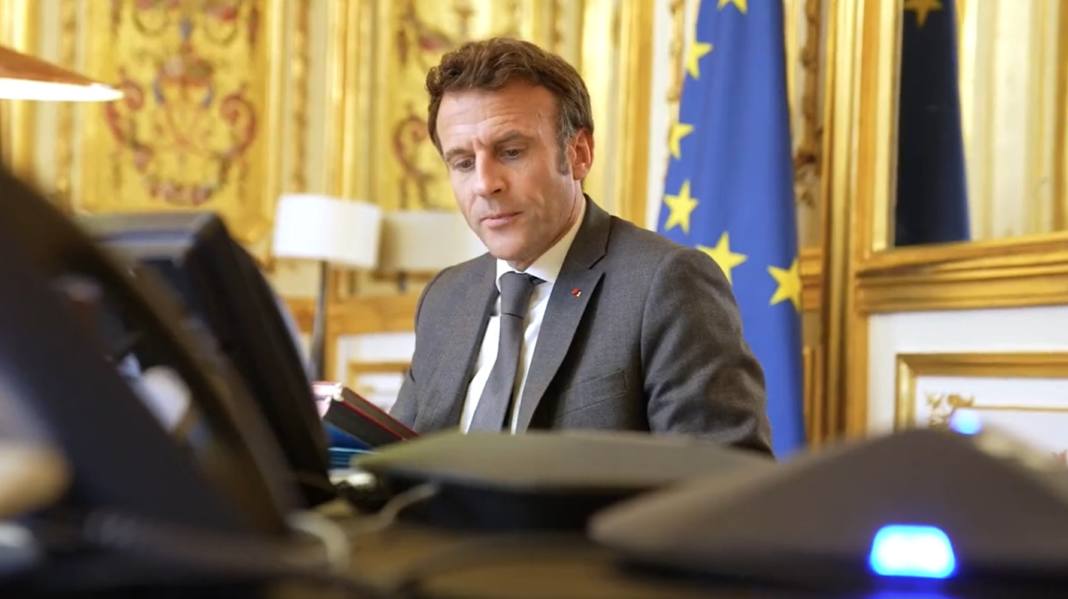 Macron prévient Netanyahu : tout « transfert forcé de population » constituerait un « crime de guerre »