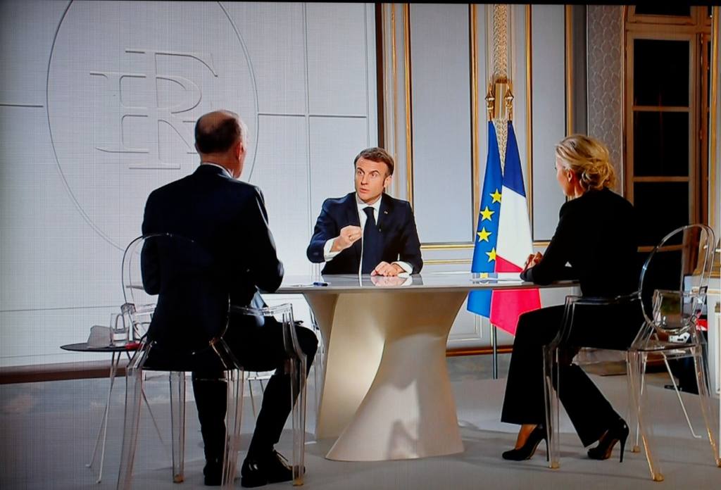 Macron : «Nous devons dire que nous sommes prêts à répondre» à l'«escalade» de la Russie