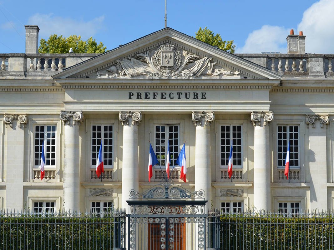 Préfecture Un refus de délivrance d’un certificat de résidence de dix ans, « ascendant à charge », annulé par le juge administratif