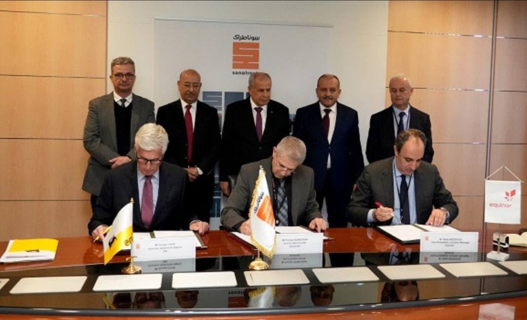 Sonatrach ENI Equinor Le compagnie nationale des hydrocarbures Sonatrach a signé avec ses partenaires, l'italien Eni et le norvégien Equinor, un protocole d'accord.