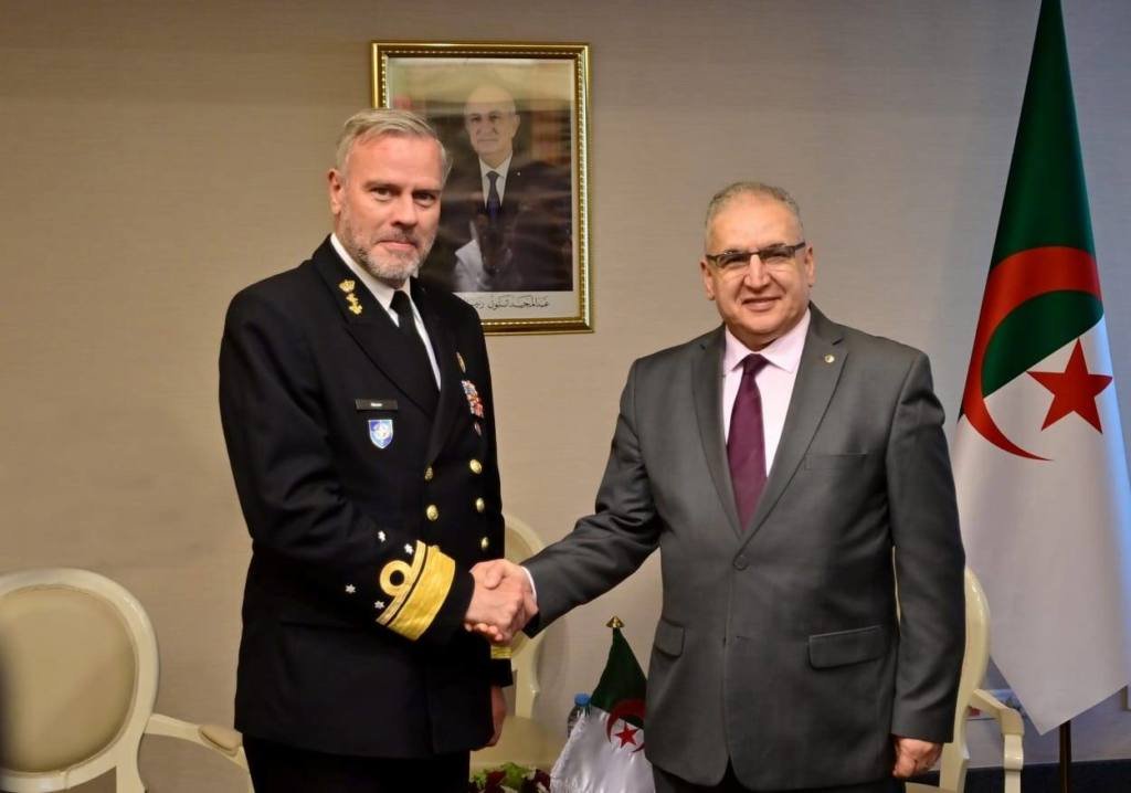 Le SG du ministère des Affaires étrangères Lounès Magramane a reçu mercredi 17 avril à Alger le Président du Comité militaire de l'OTAN, l'Amiral Rob Bauer