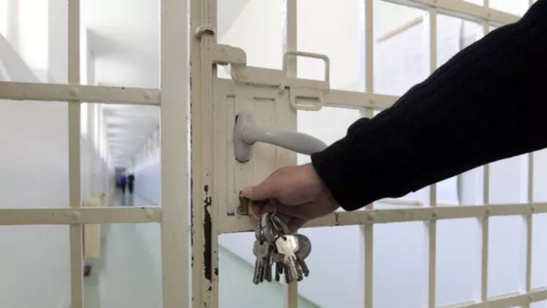 France : la population carcérale atteint le chiffre record de 77 450 au 1er avril