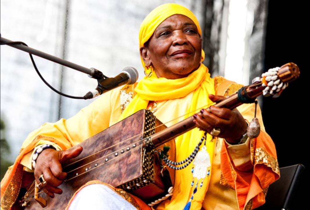 L’adieu à « la femme au guembri »
