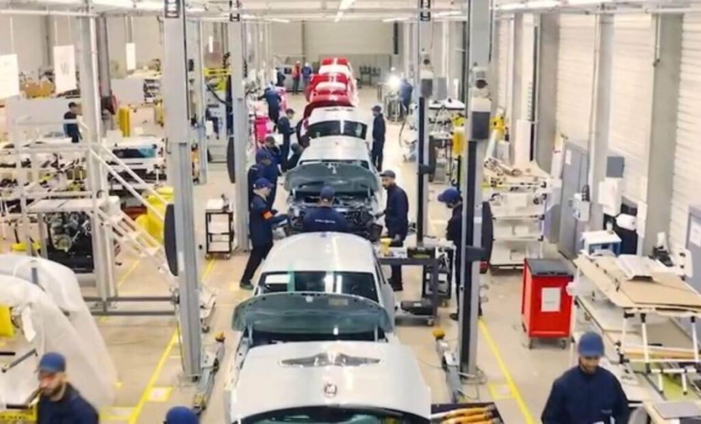 Fermeture de l'usine Fiat d'Oran : une "rumeur", selon Aoun