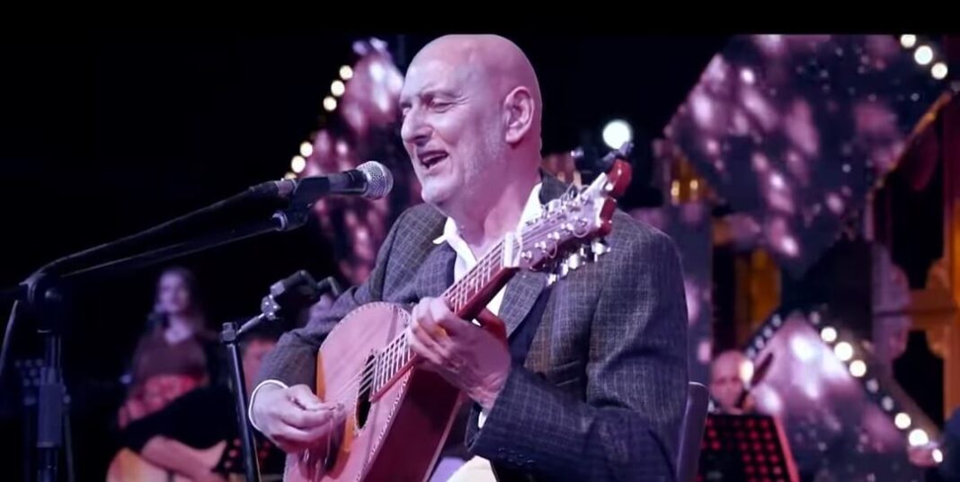 Amour Abdenour, une icône de la chanson kabyle, au Dôme de Paris