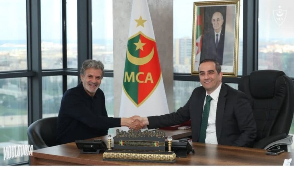 MC Alger Khaled Benyahia entraîneur
