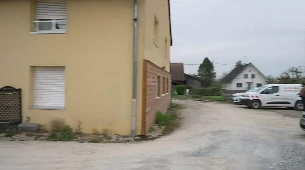 Un enfant séquestré plus d’un an dans une camionnette