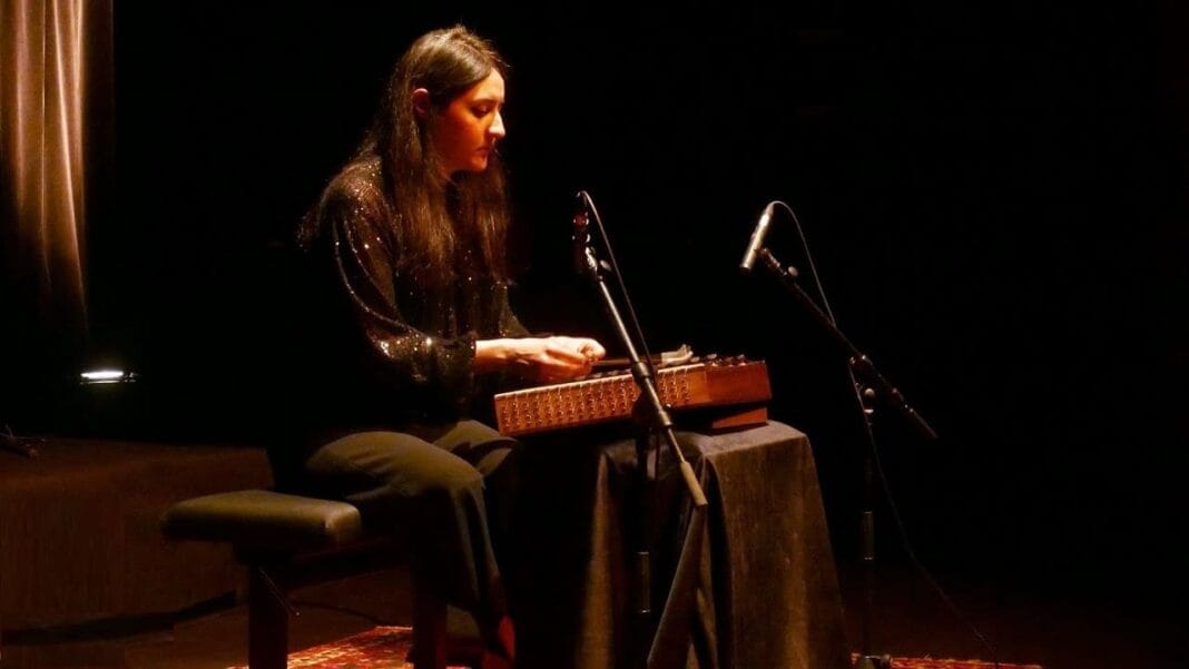 farnaz modarresifar farnaz modarresifar